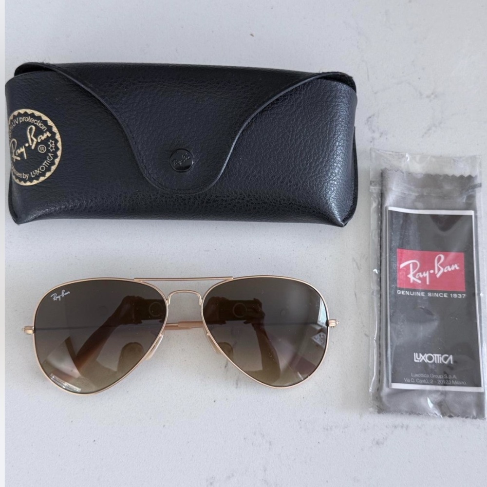 (SOLD ON DEPOP) Ray-Ban Gold Aviator Sunglasses